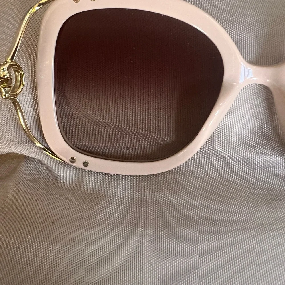 GUCCI NEW SUNGLASSES WITH CASE❤️🔥 - Picture 11 of 16